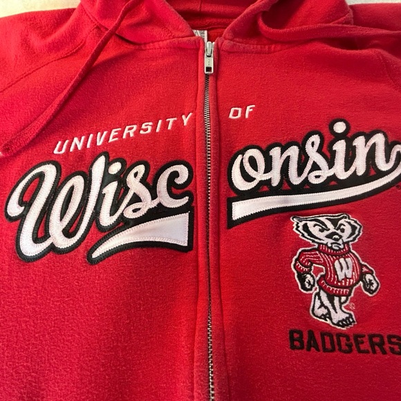 University of Wisconsin Vintage Badgers Red Full Zip Hoodie Embroidered Emblem - Picture 2 of 7